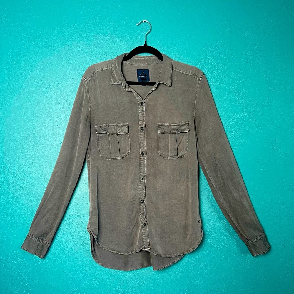 American Eagle Grey Vintage Boyfriend Styled Button Up- Size Small